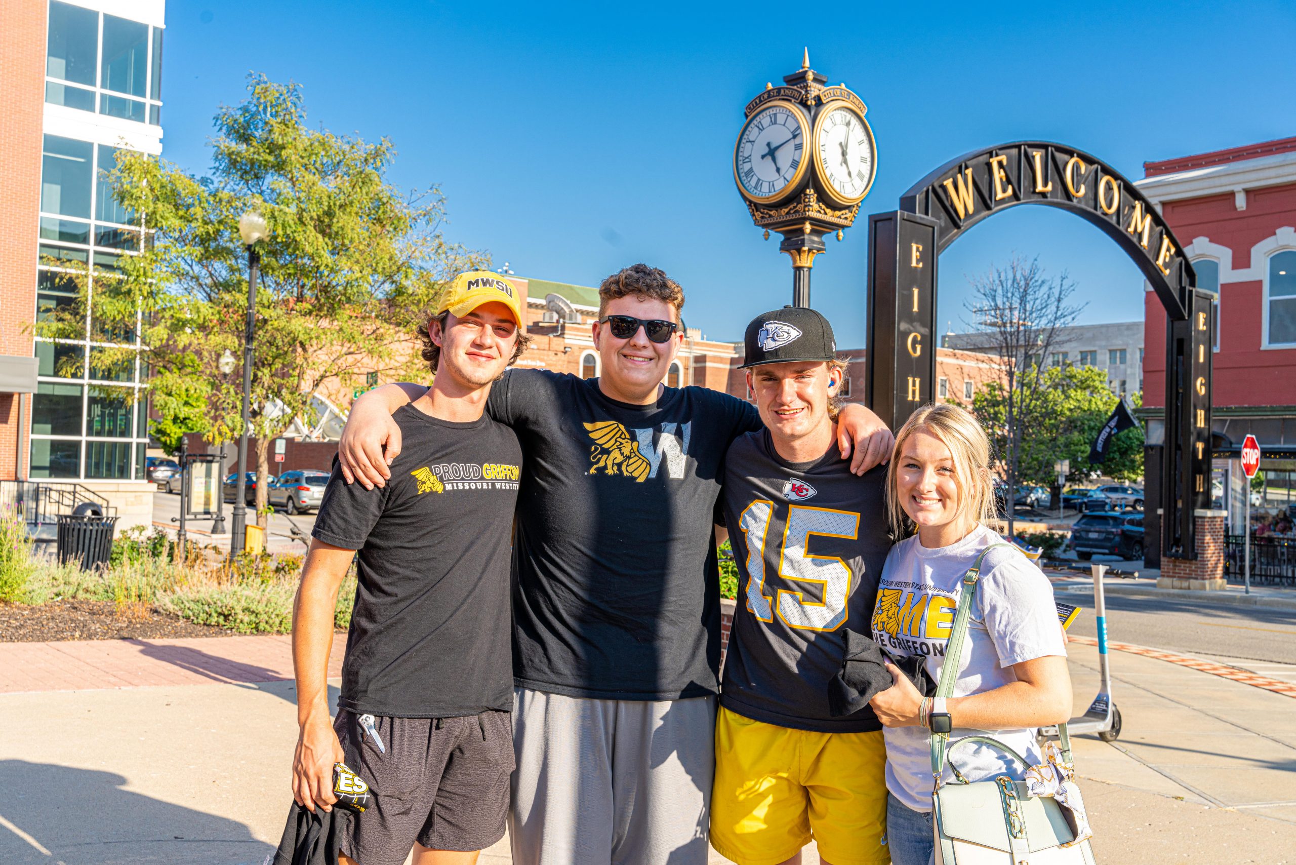 220825-MWSU-Griff Up Downtown-540