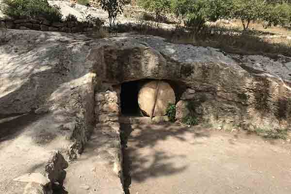 MWSU alumni group visited a first century tomb in Nazareth