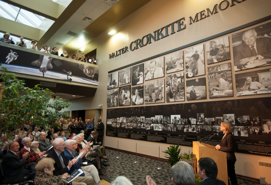 kathy cronkite speaks at Walter Cronkite Memorial