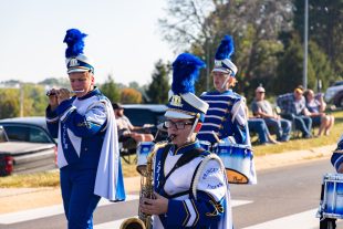 high school muscians in parade